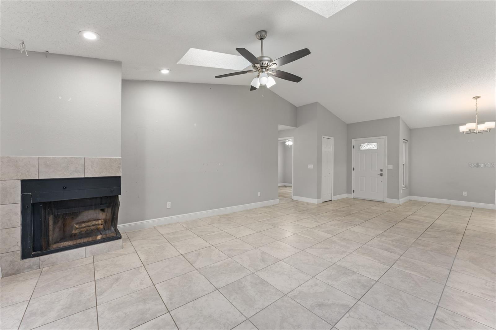 Image 13 of 36 For 1058 Alpug Avenue