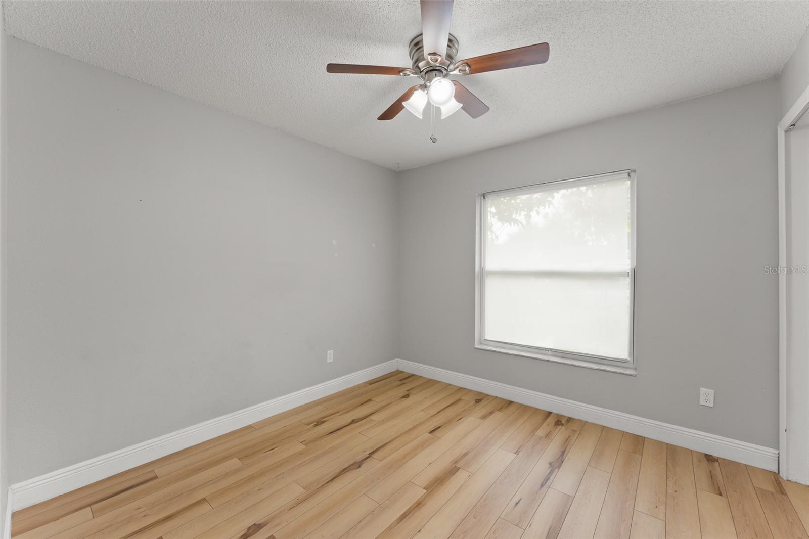 Image 19 of 36 For 1058 Alpug Avenue