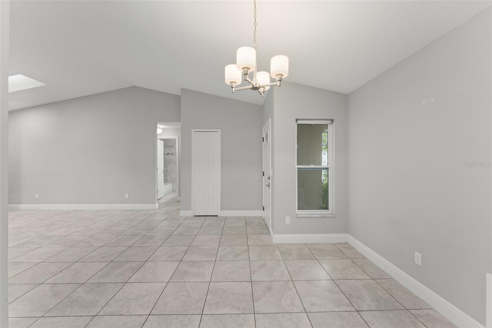 Image 5 of 36 For 1058 Alpug Avenue