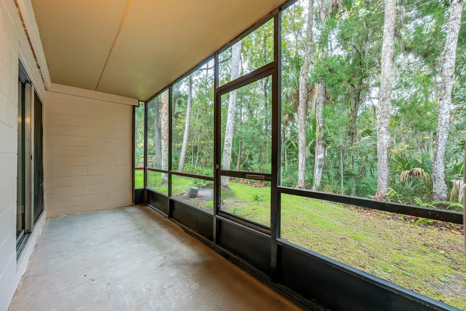 Image 16 of 23 For 140 Orchid Woods Court 11c