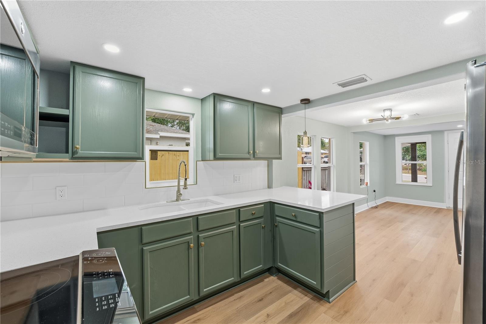 Image 10 of 34 For 616 Lime Street