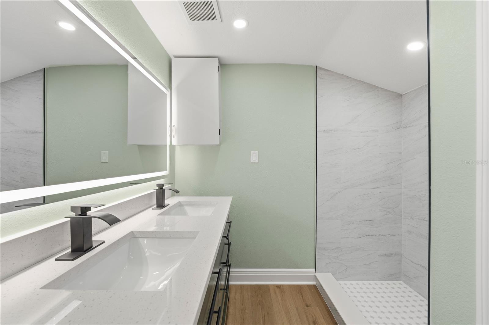 Image 15 of 34 For 616 Lime Street