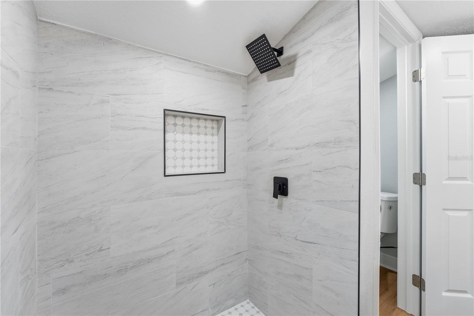 Image 17 of 34 For 616 Lime Street