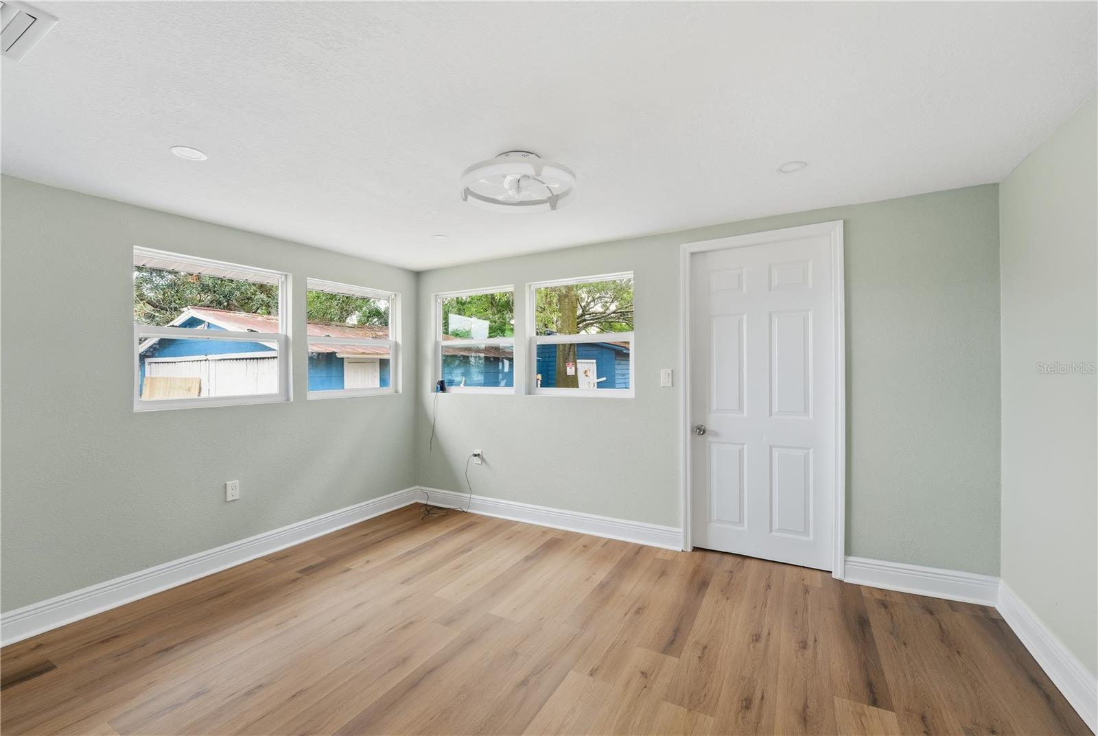 Image 20 of 34 For 616 Lime Street