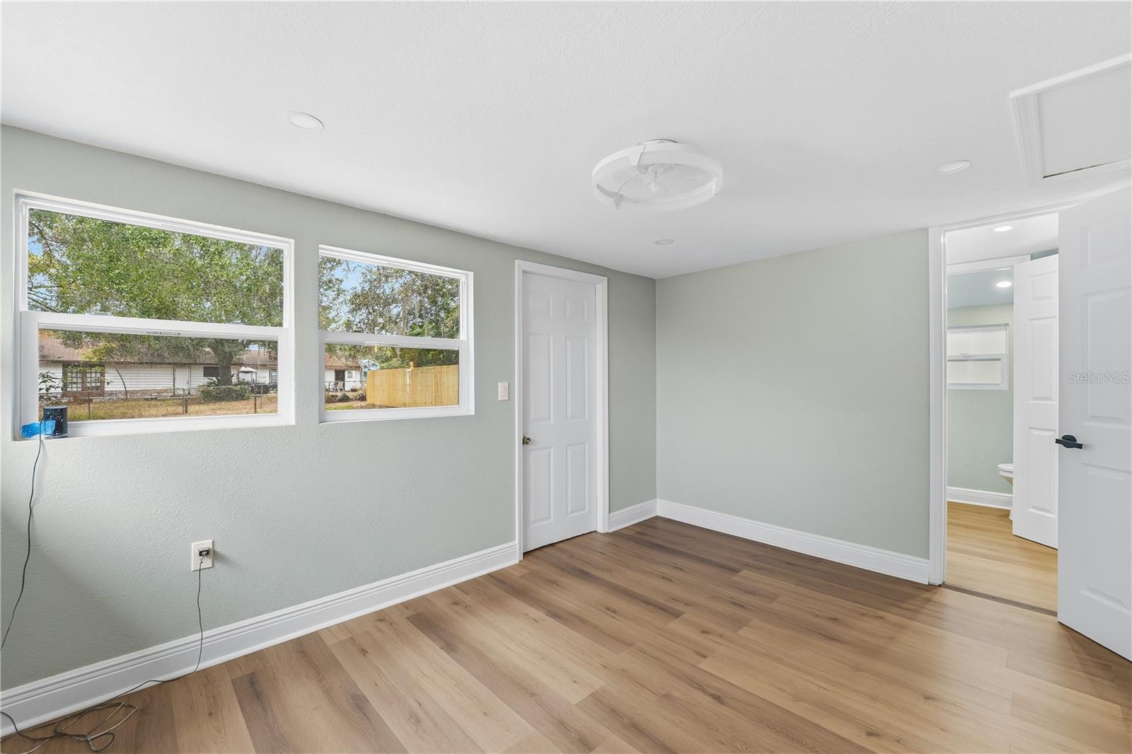 Image 21 of 34 For 616 Lime Street