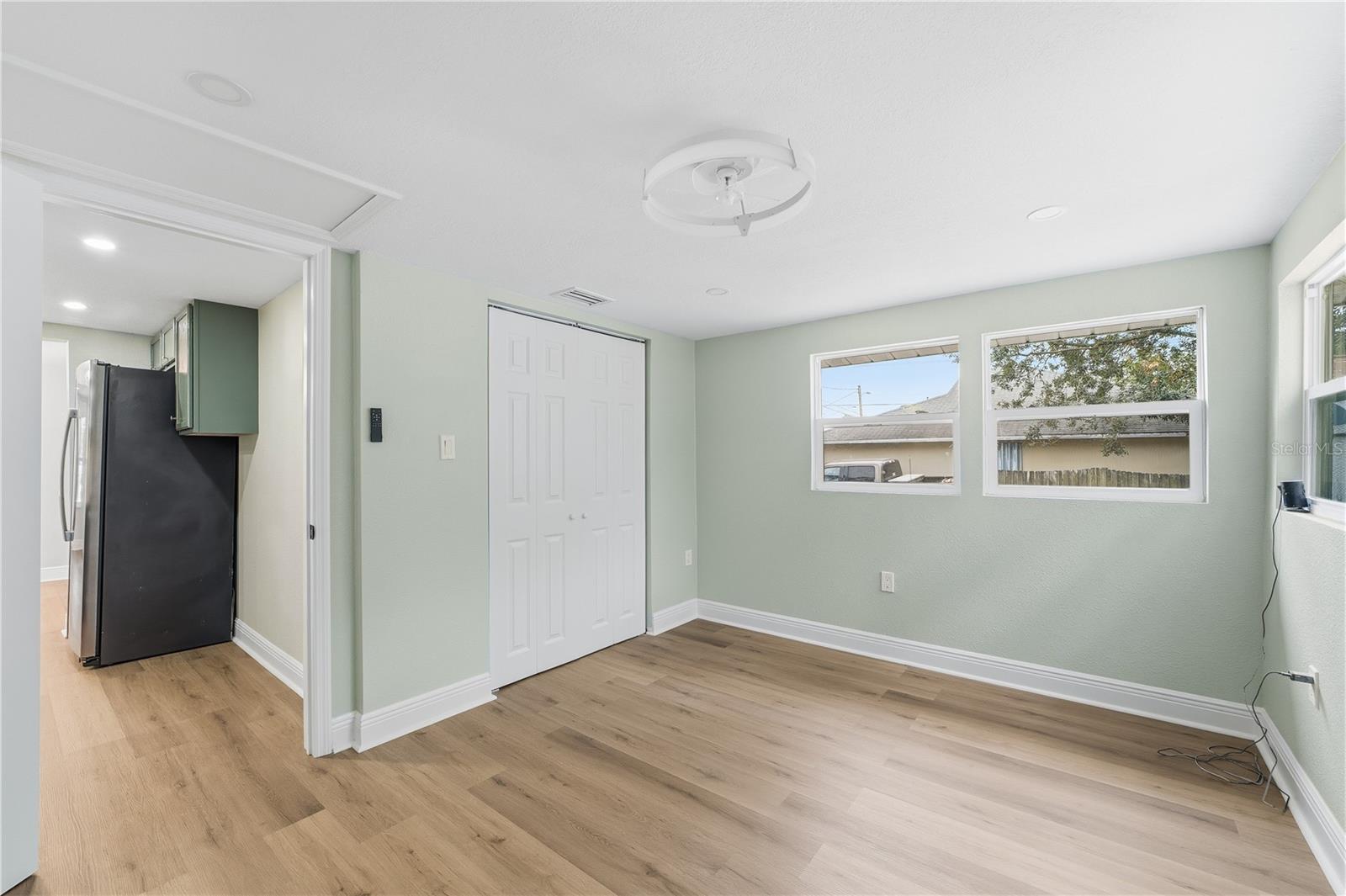 Image 23 of 34 For 616 Lime Street