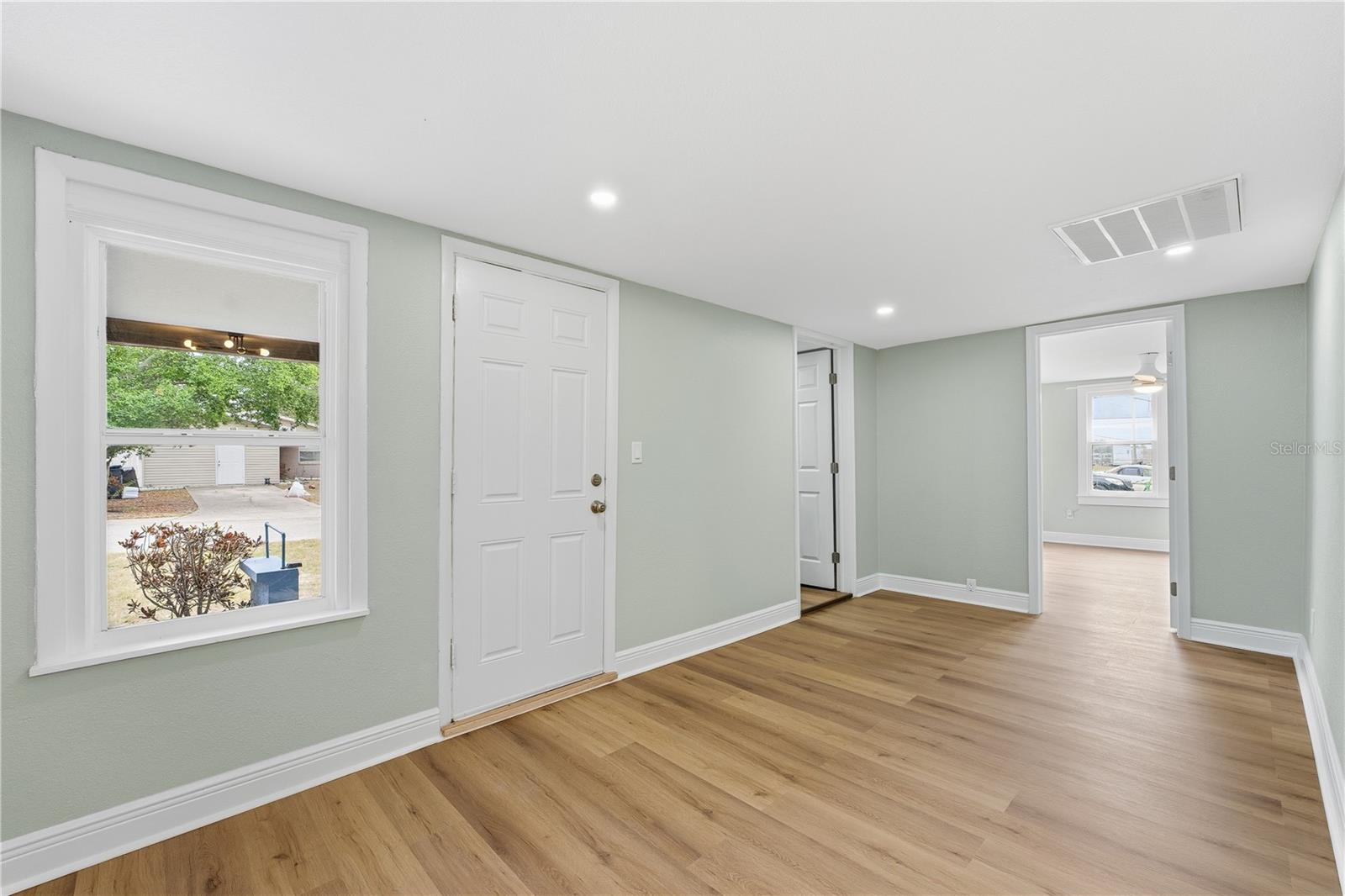 Image 4 of 34 For 616 Lime Street