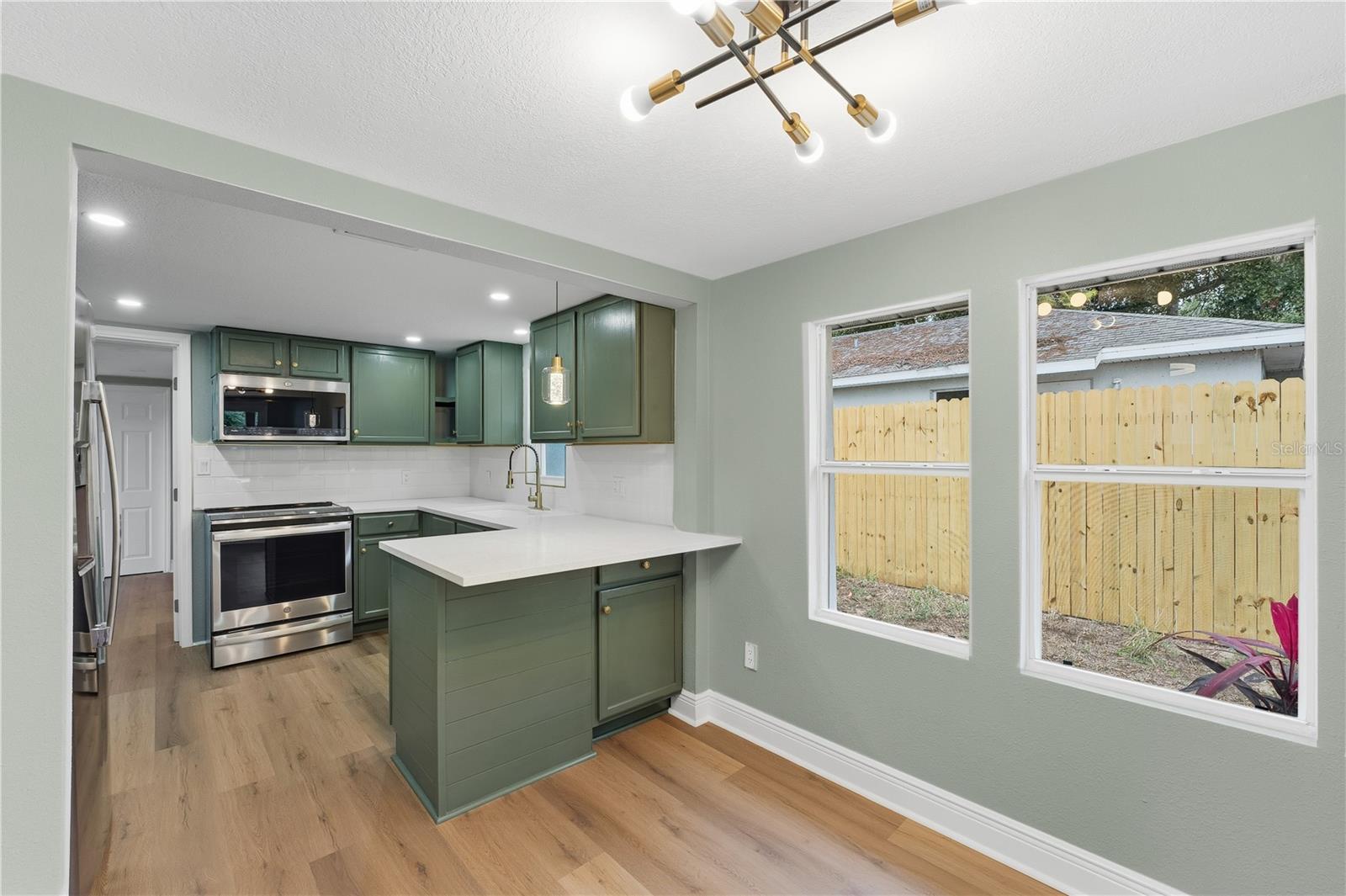 Image 6 of 34 For 616 Lime Street