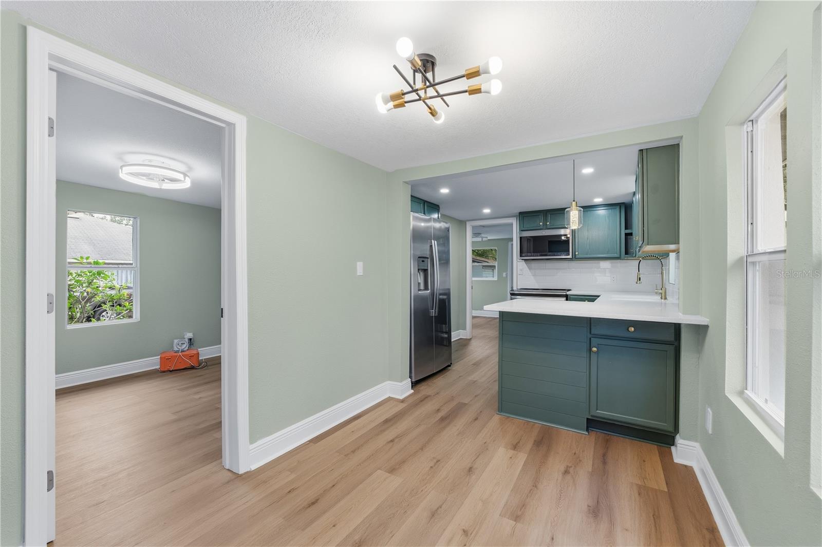 Image 7 of 34 For 616 Lime Street