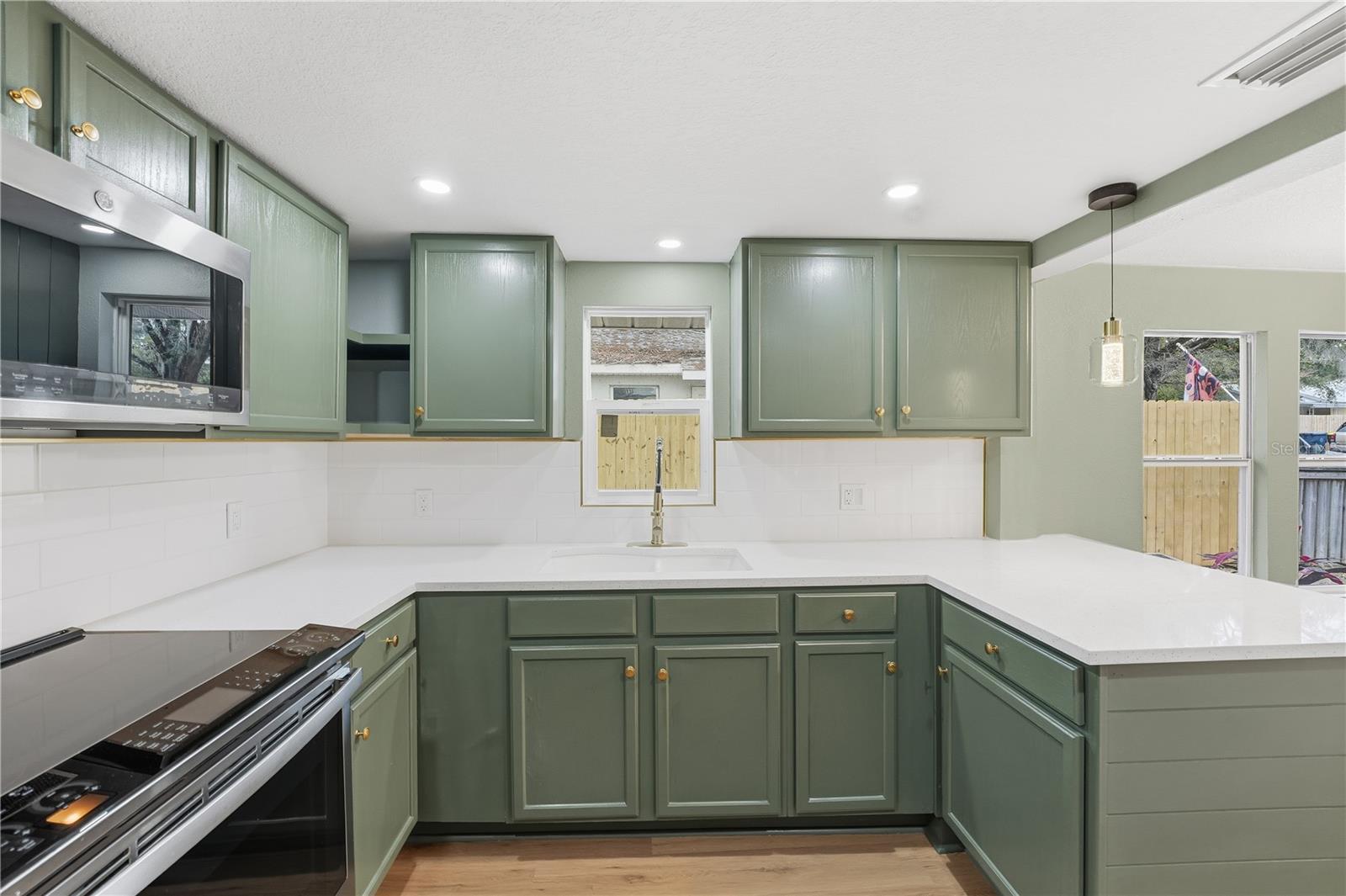 Image 9 of 34 For 616 Lime Street