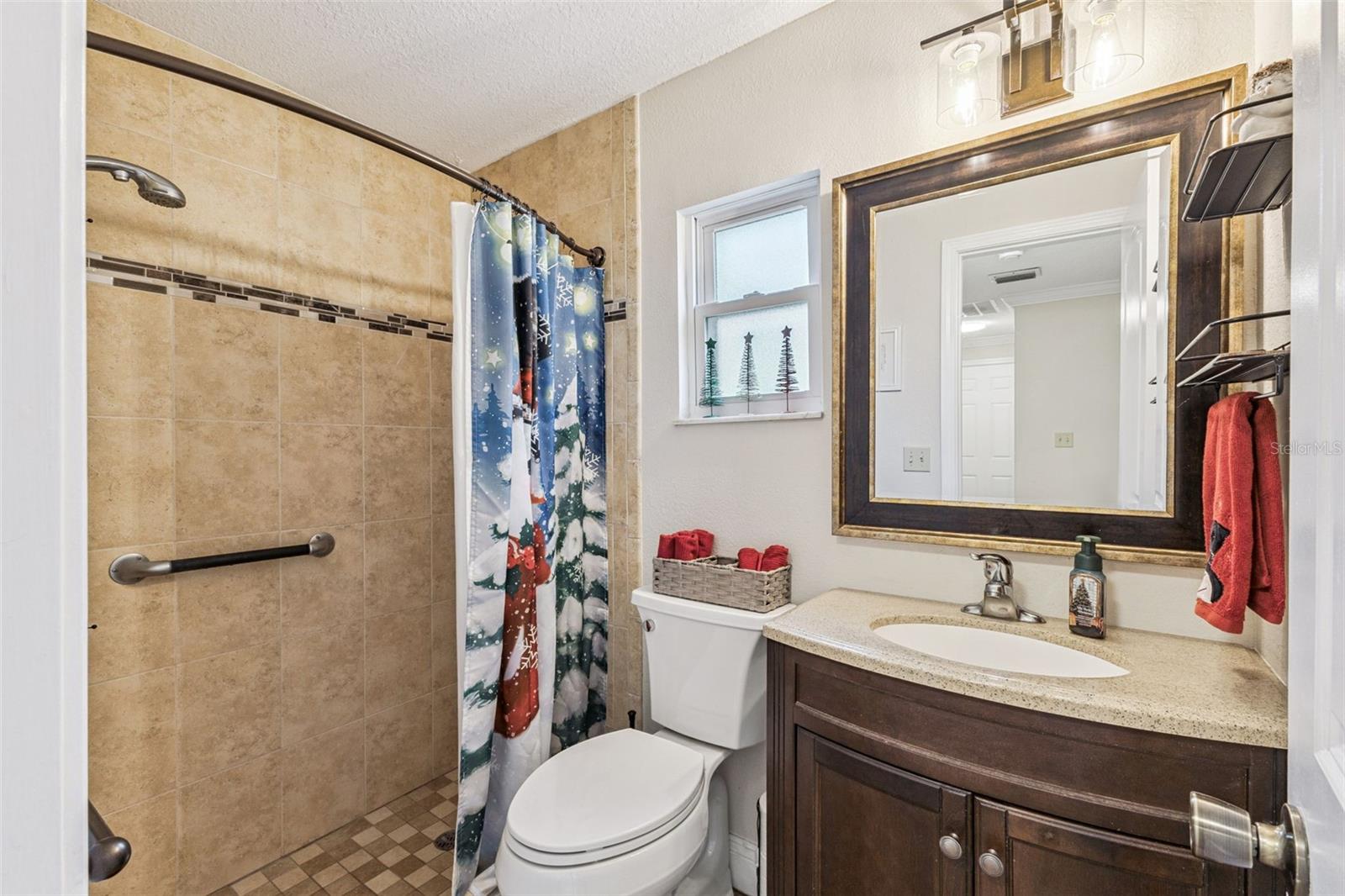 Image 20 of 35 For 530 Lake Bingham Road