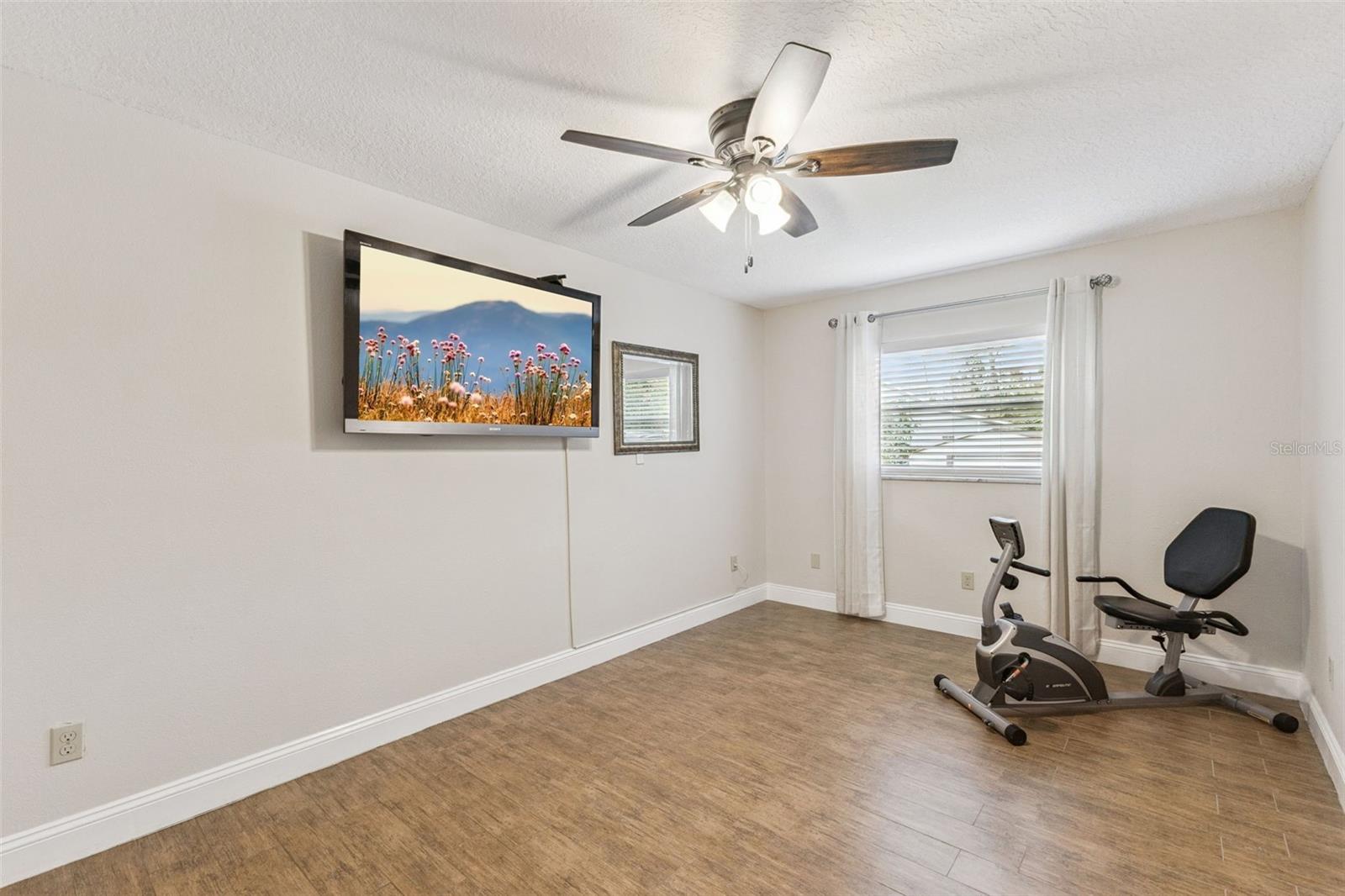 Image 24 of 35 For 530 Lake Bingham Road