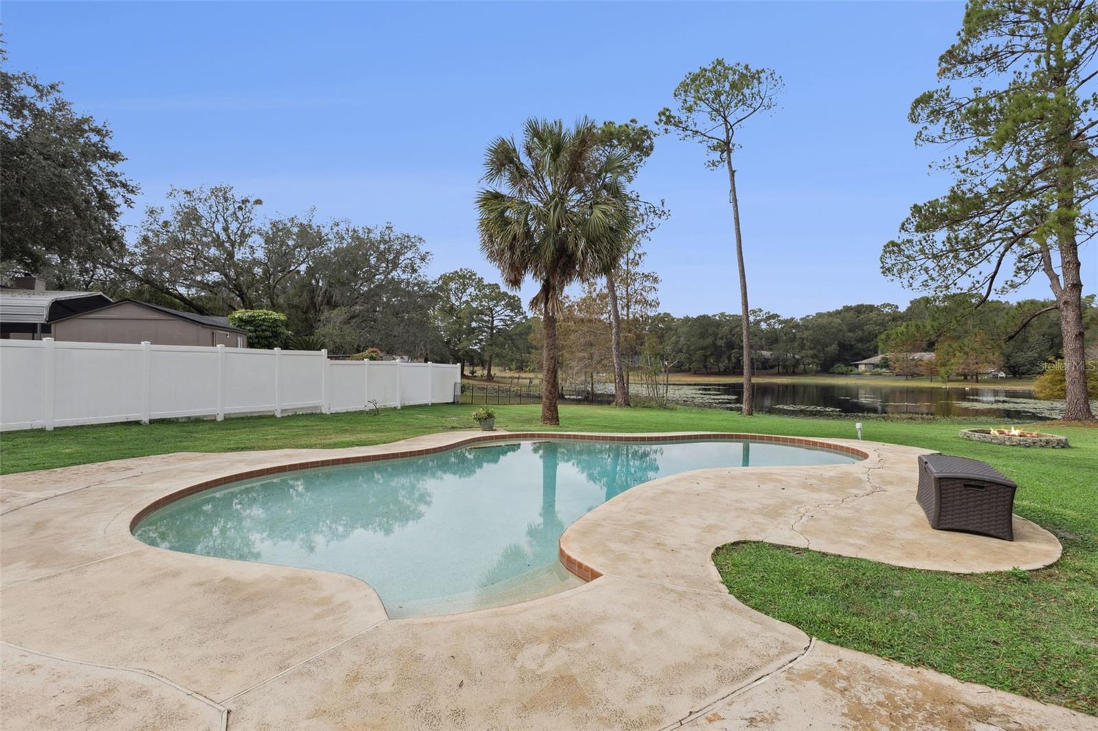 Image 29 of 35 For 530 Lake Bingham Road