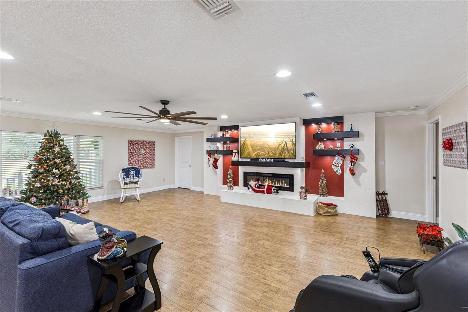 Image 8 of 35 For 530 Lake Bingham Road