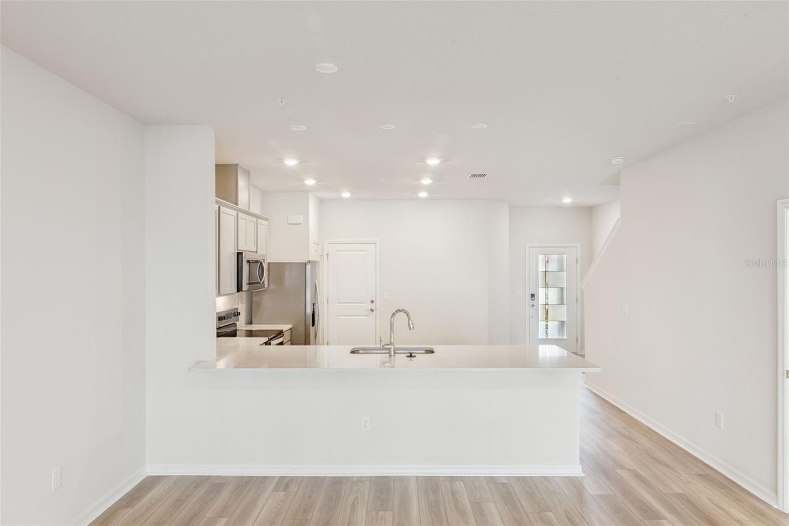 Image 10 of 20 For 675 Belgrove Street