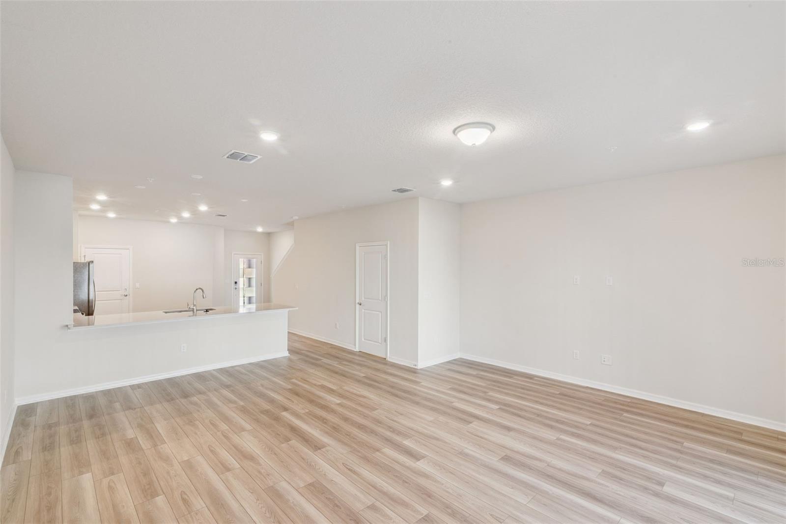 Image 2 of 20 For 675 Belgrove Street