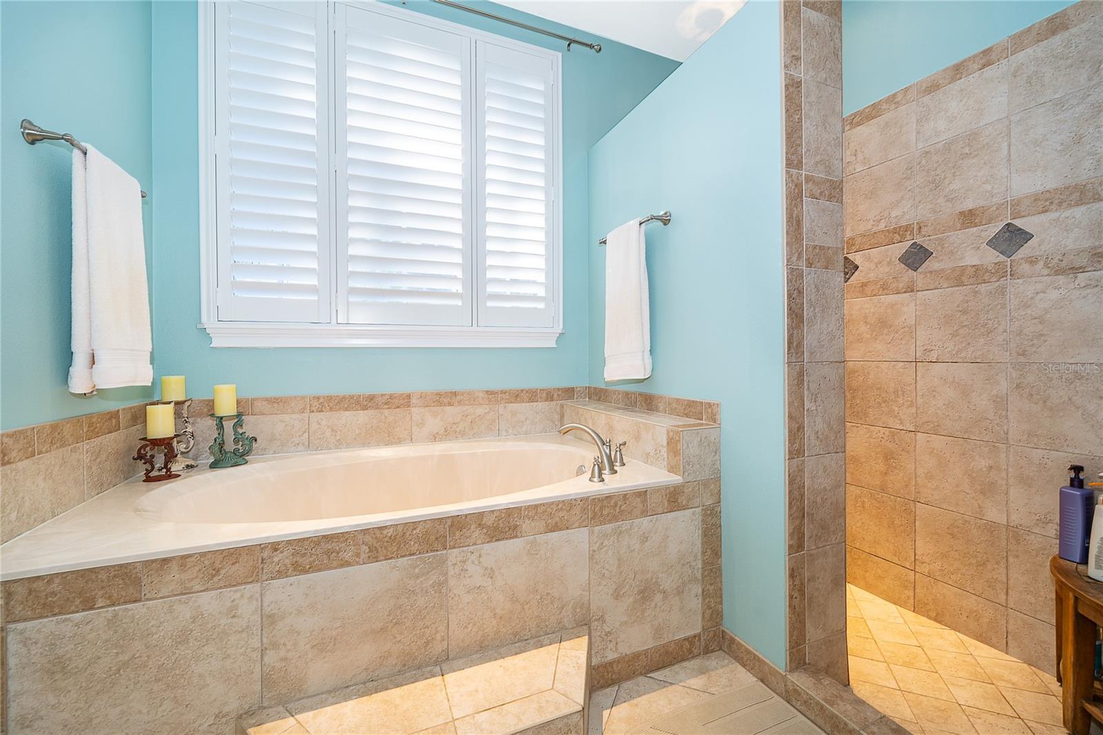 Image 18 of 38 For 5638 Craindale Drive