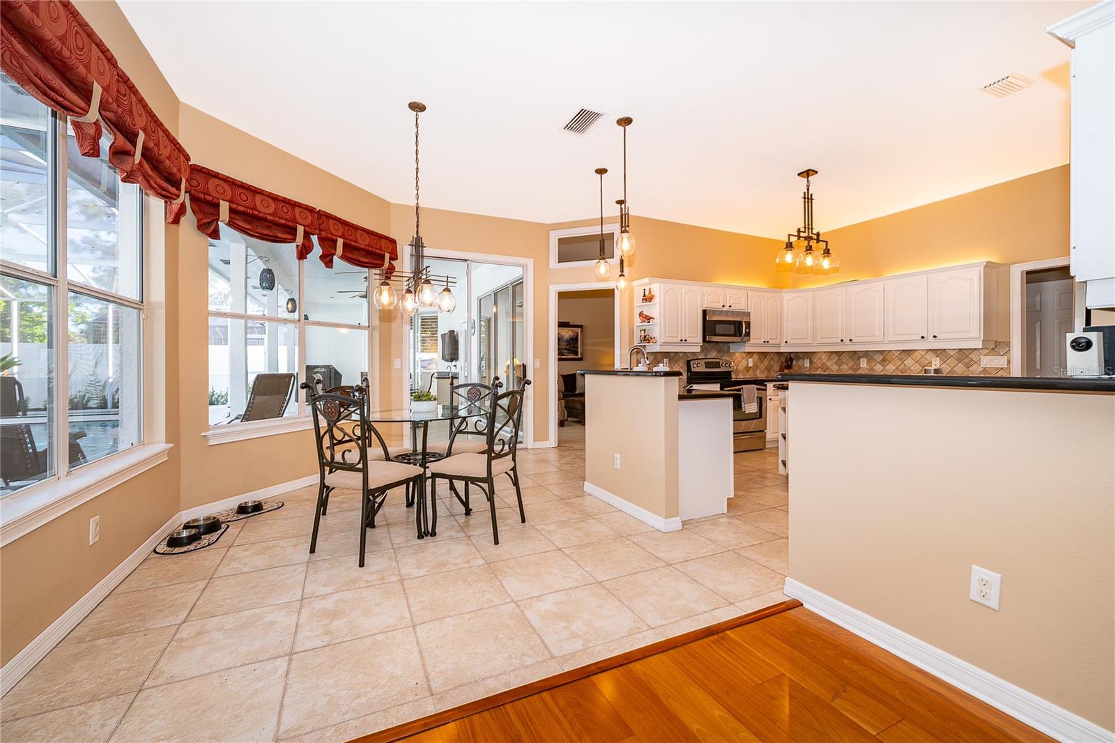 Image 7 of 38 For 5638 Craindale Drive