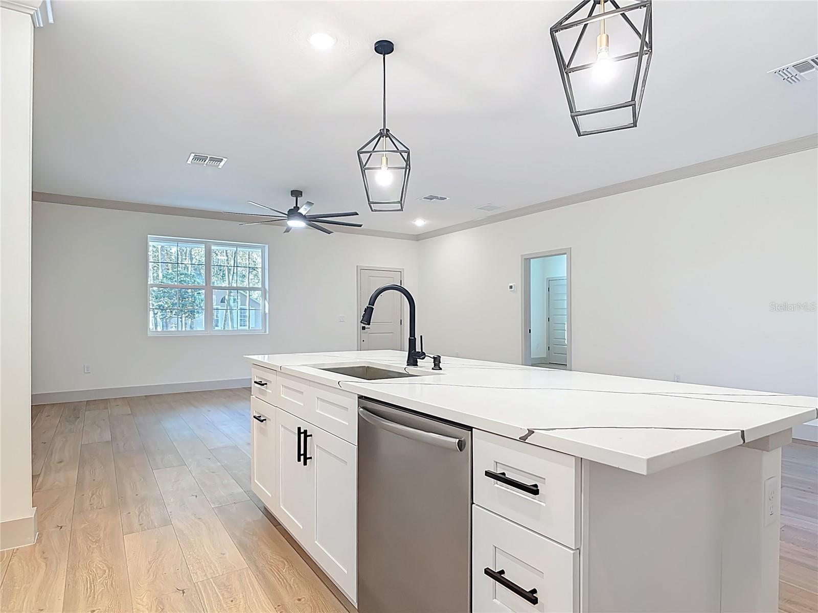 Image 12 of 46 For 226 W Pennsylvania Avenue