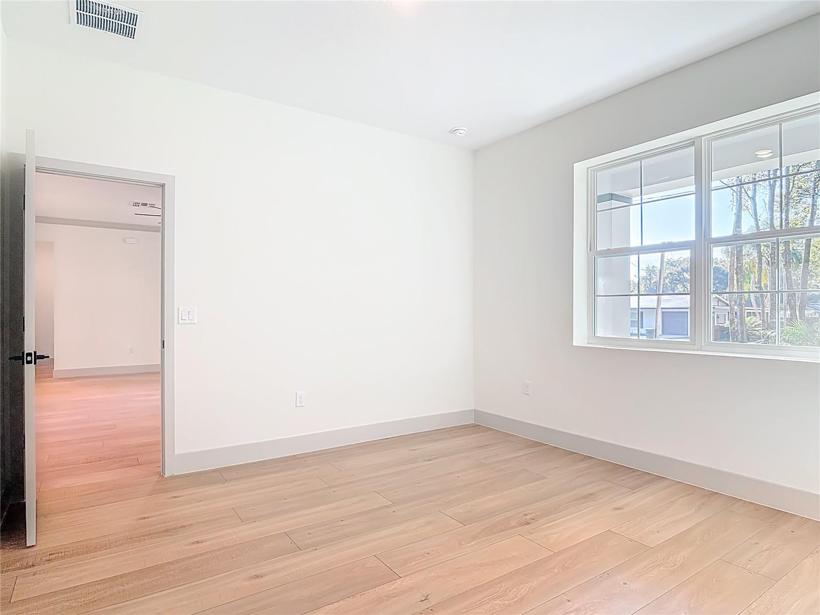 Image 26 of 46 For 226 W Pennsylvania Avenue