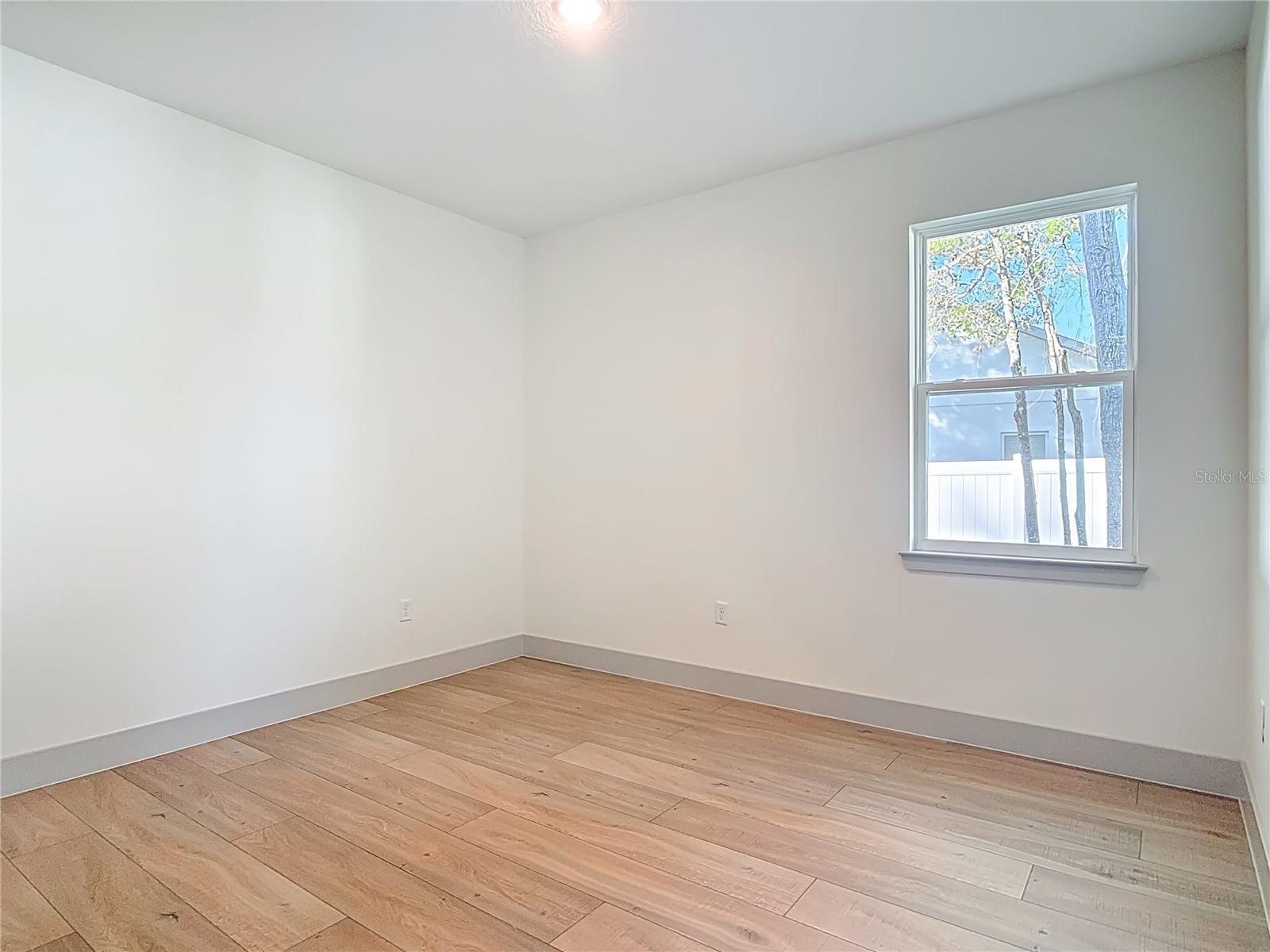 Image 27 of 46 For 226 W Pennsylvania Avenue