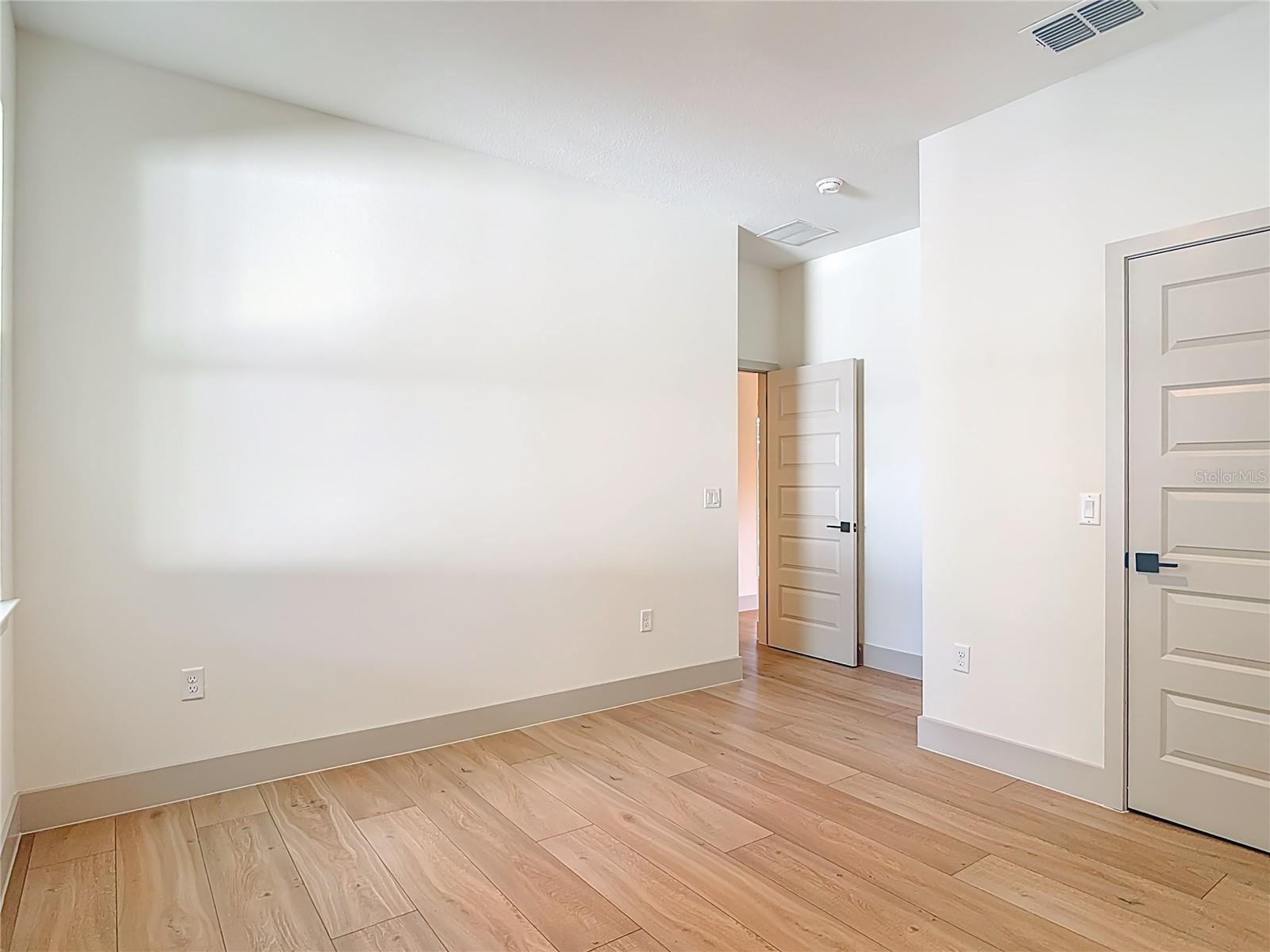 Image 29 of 46 For 226 W Pennsylvania Avenue