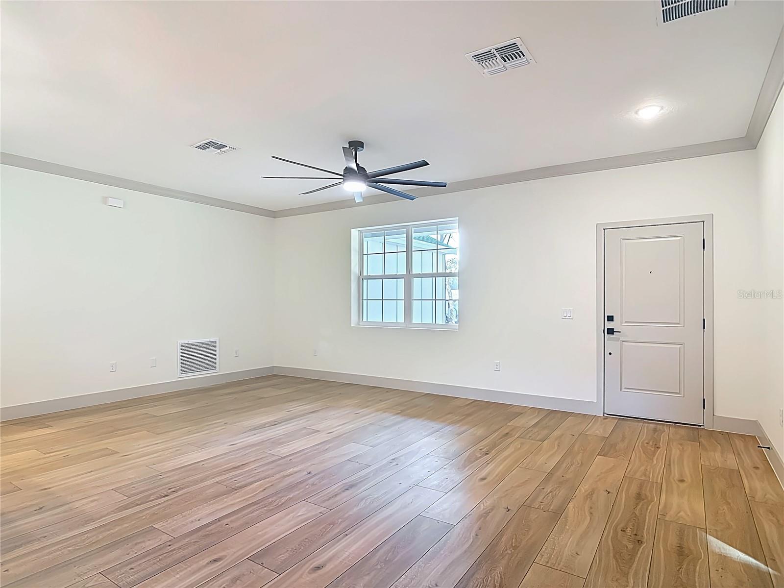 Image 7 of 46 For 226 W Pennsylvania Avenue