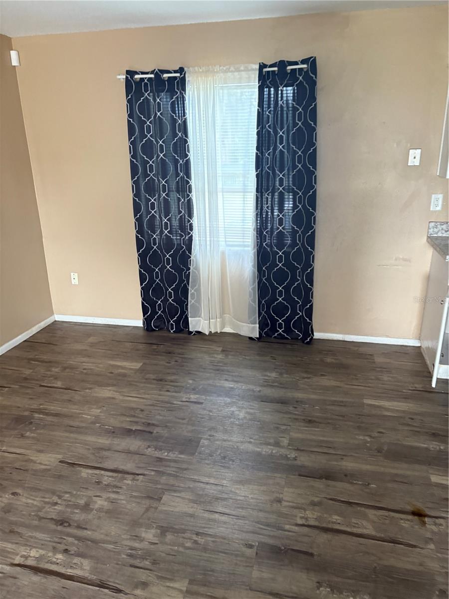 Image 4 of 11 For 6077 North Lane