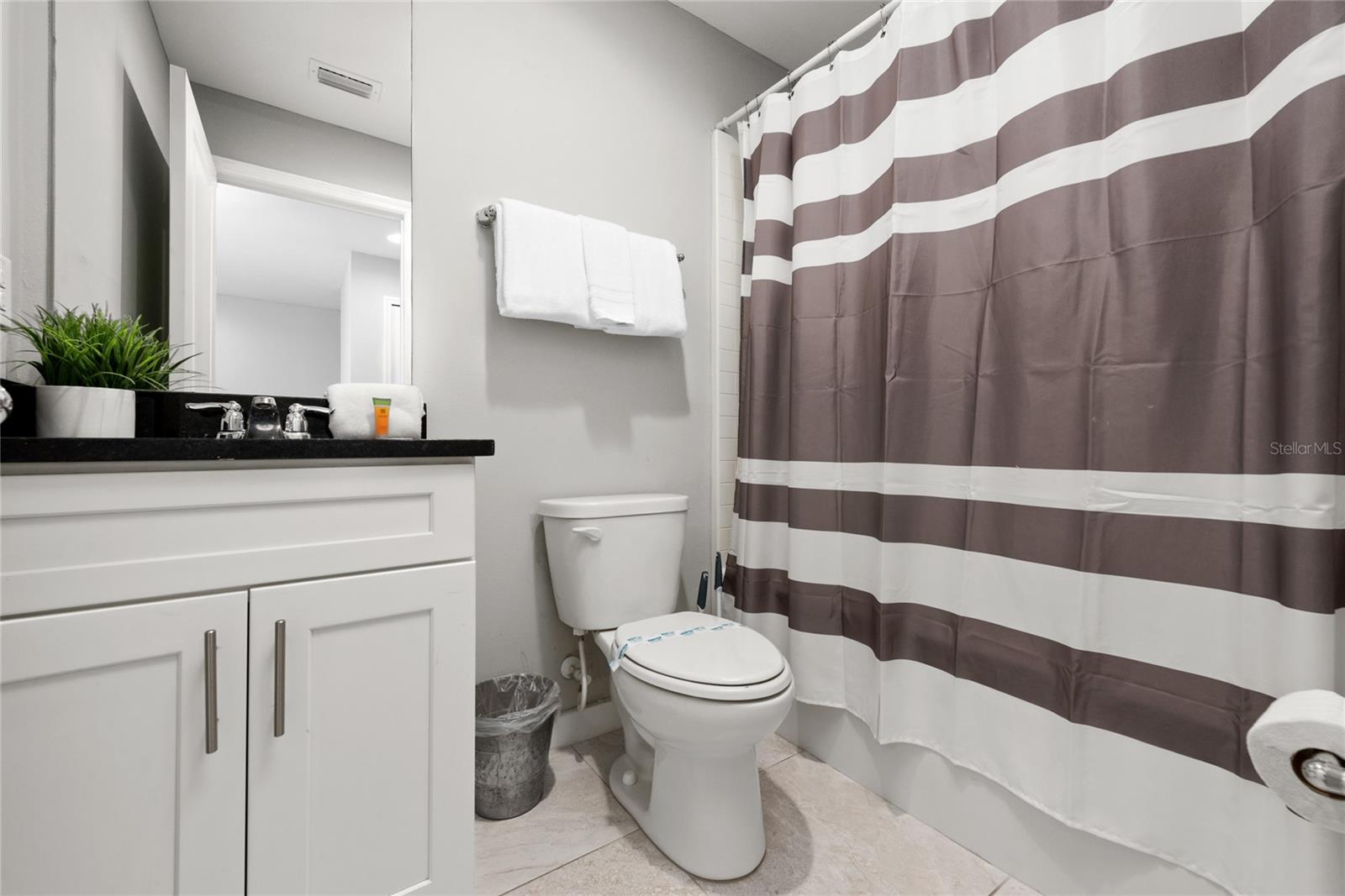 Image 16 of 29 For 4402 Le Reve Court