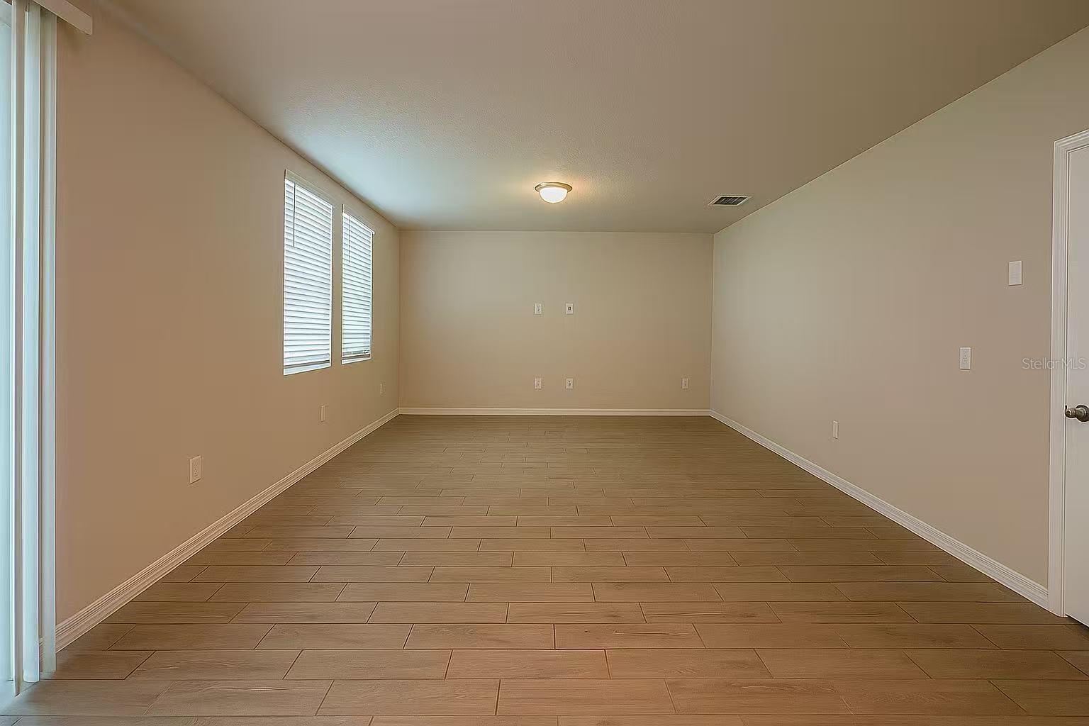 Image 11 of 31 For 17351 Million Lakes Court