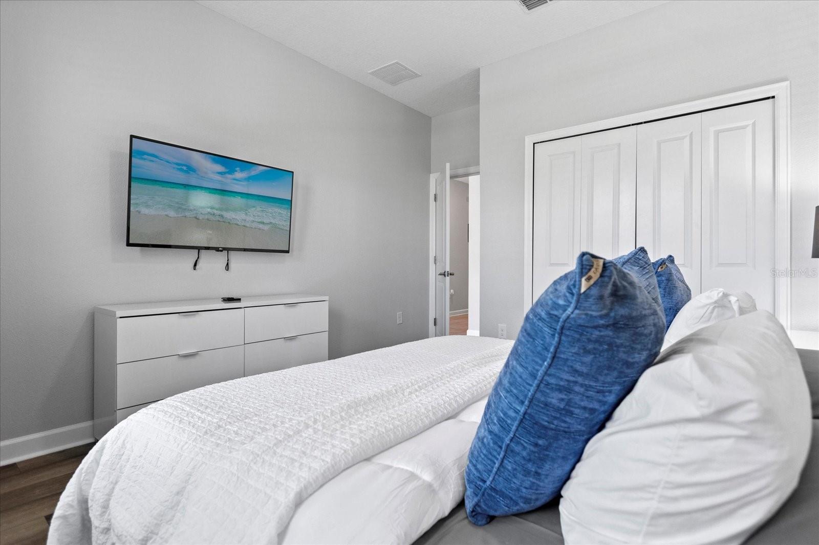 Image 31 of 77 For 2737 Bookmark Drive