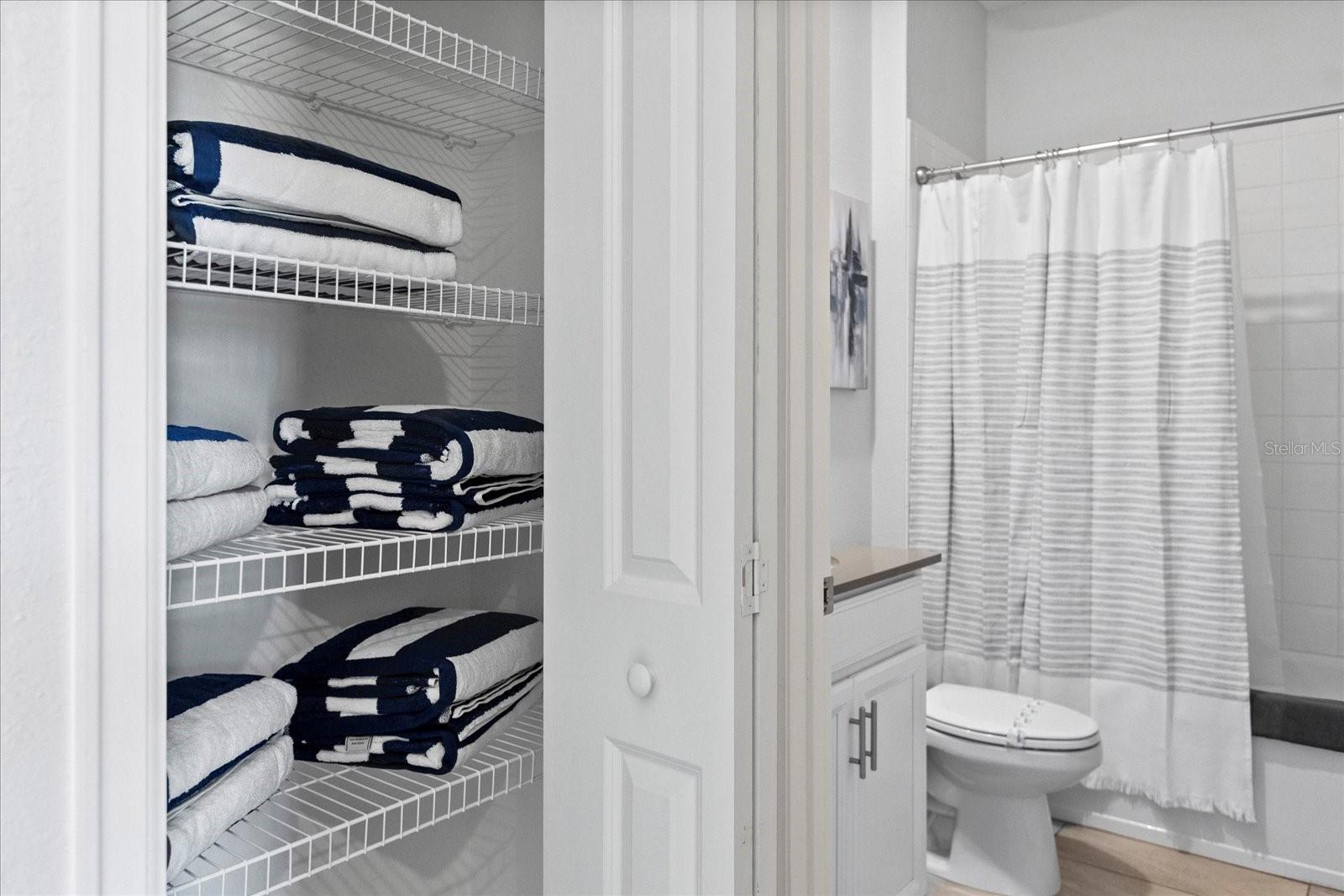 Image 34 of 77 For 2737 Bookmark Drive