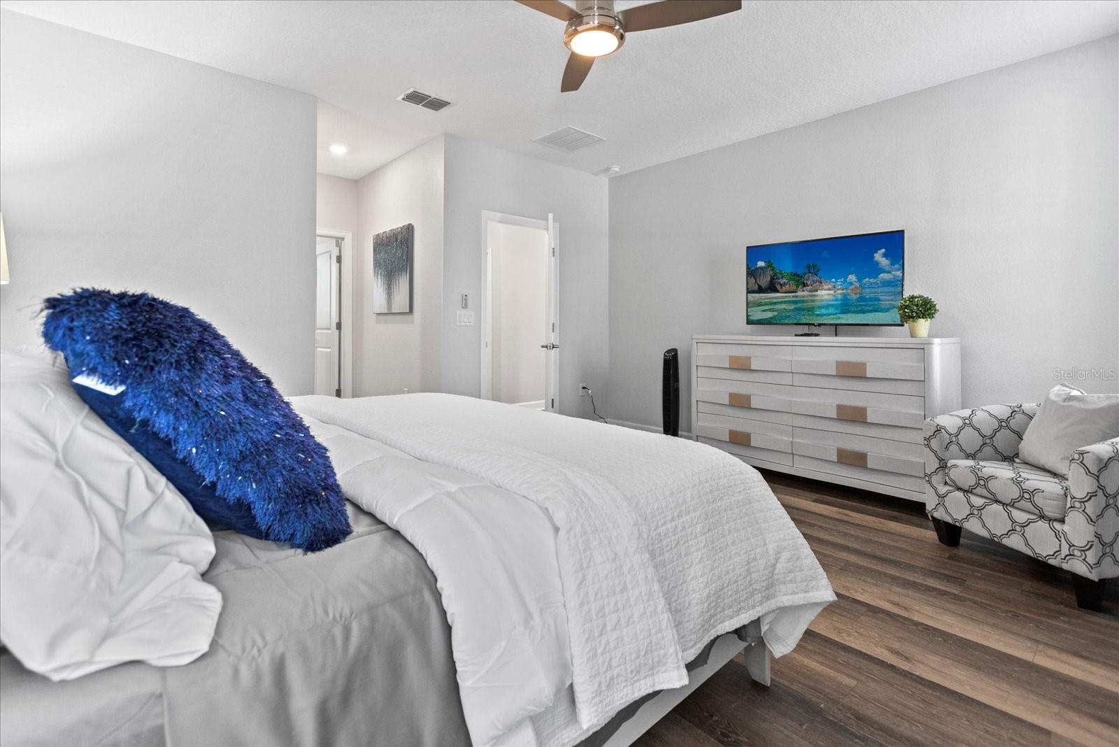 Image 7 of 77 For 2737 Bookmark Drive