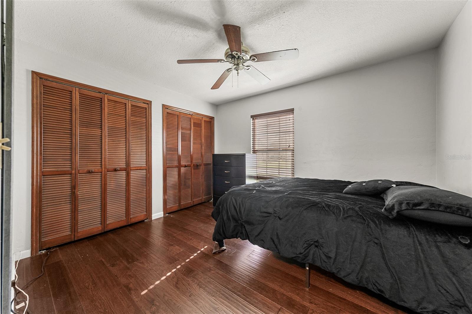 Image 17 of 26 For 112 Colleen  