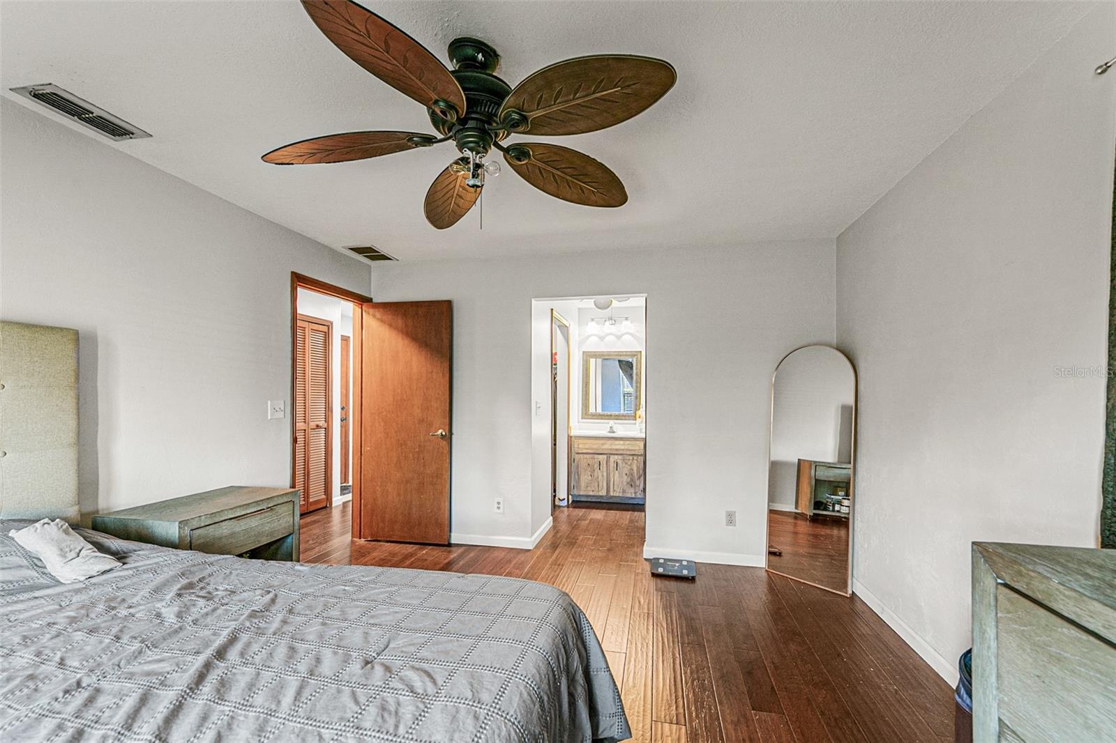 Image 19 of 26 For 112 Colleen  