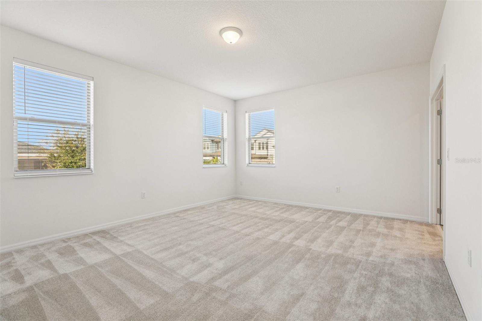 Image 17 of 31 For 17195 Hickory Wind Drive