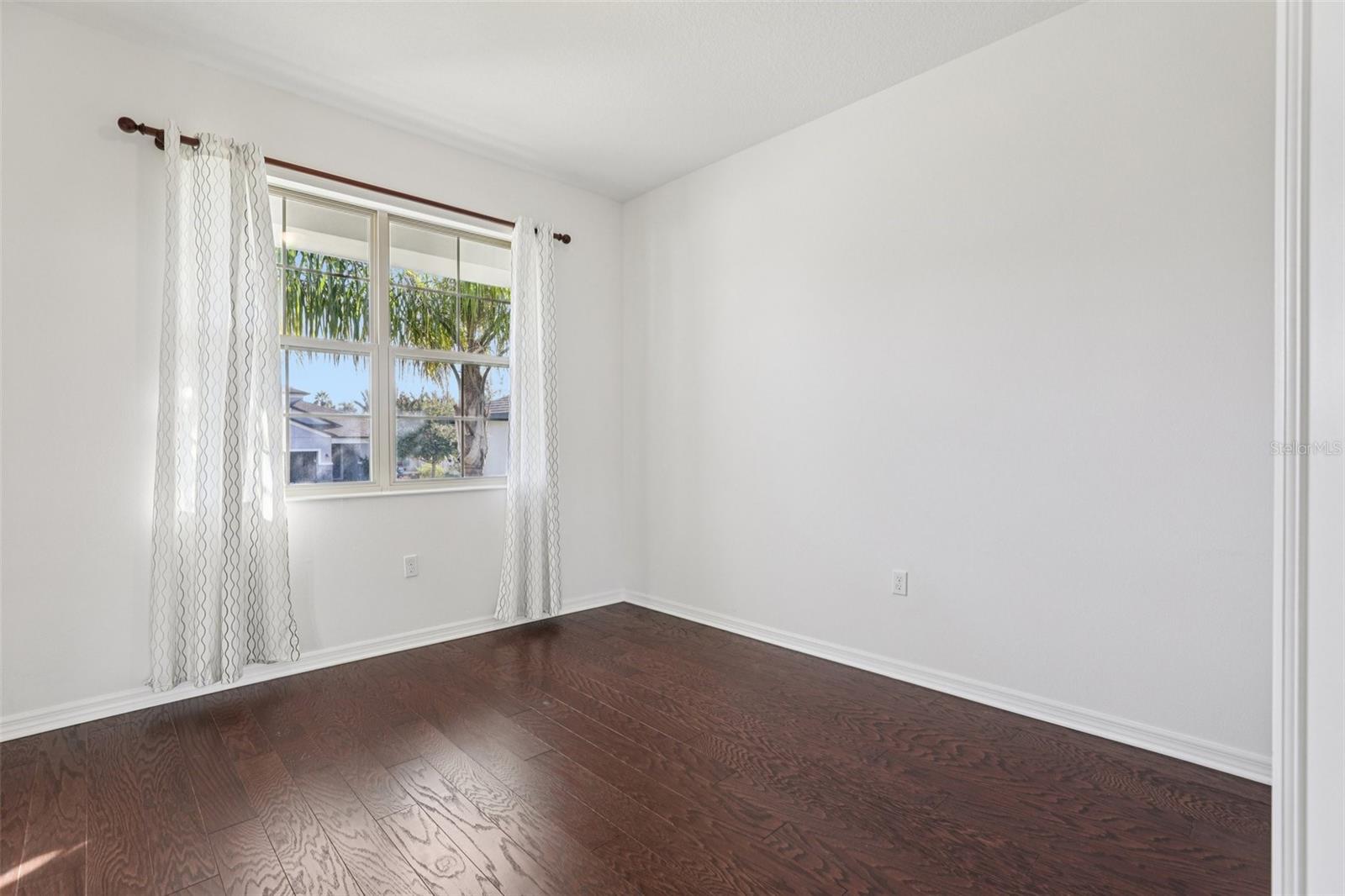 Image 4 of 31 For 17195 Hickory Wind Drive