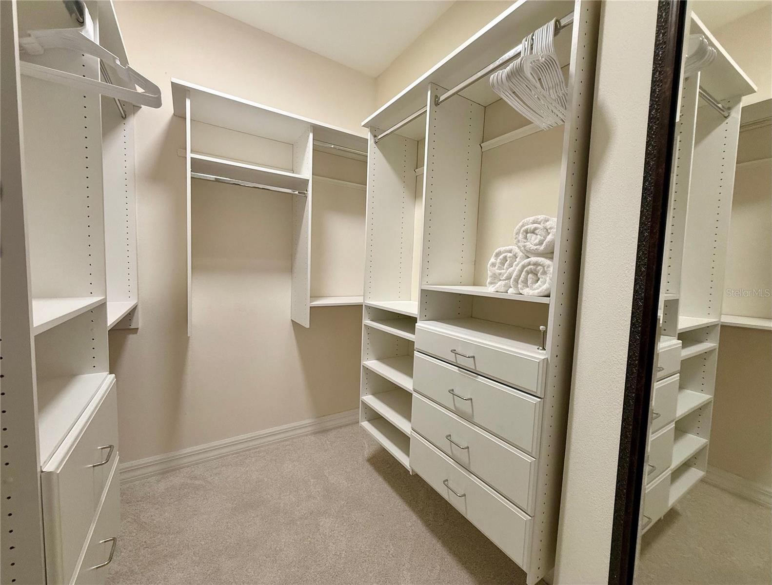 Image 19 of 39 For 6418 Mayra Shores Lane