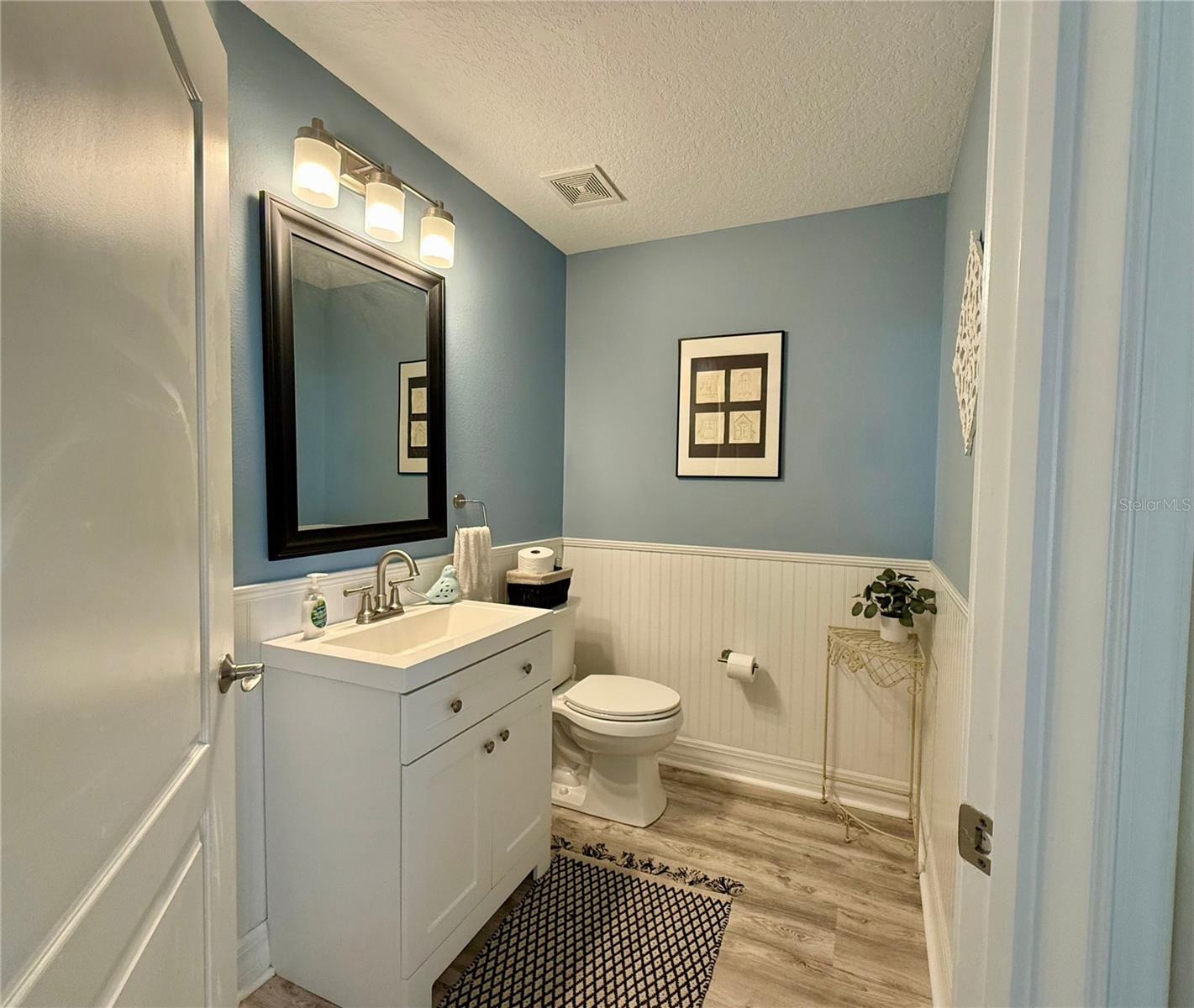 Image 26 of 39 For 6418 Mayra Shores Lane