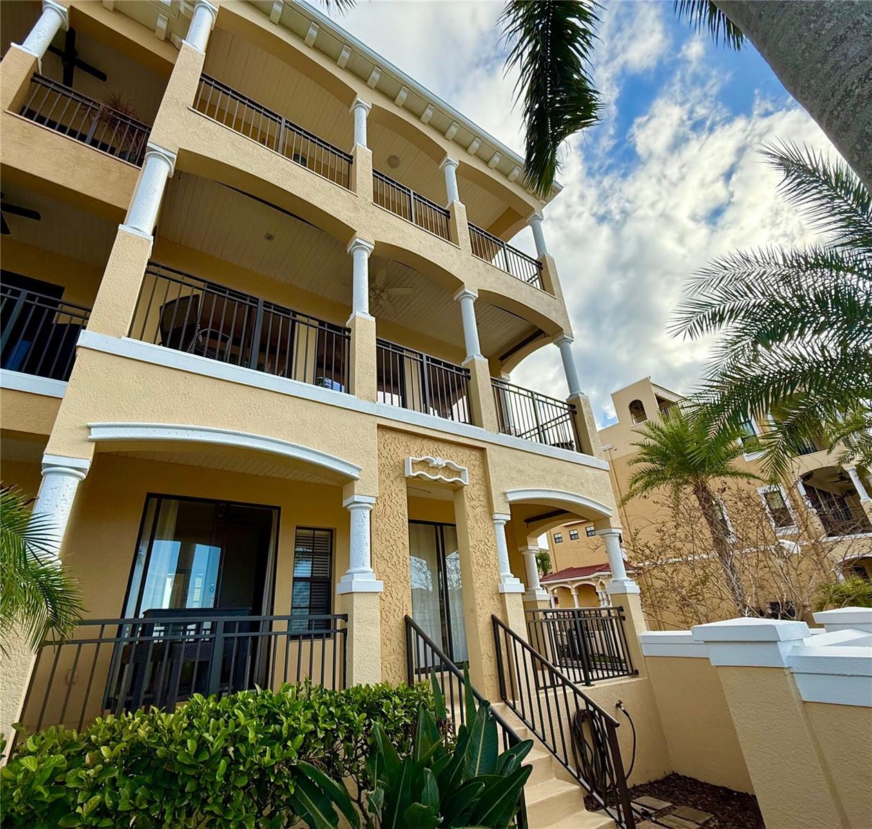 Image 4 of 39 For 6418 Mayra Shores Lane