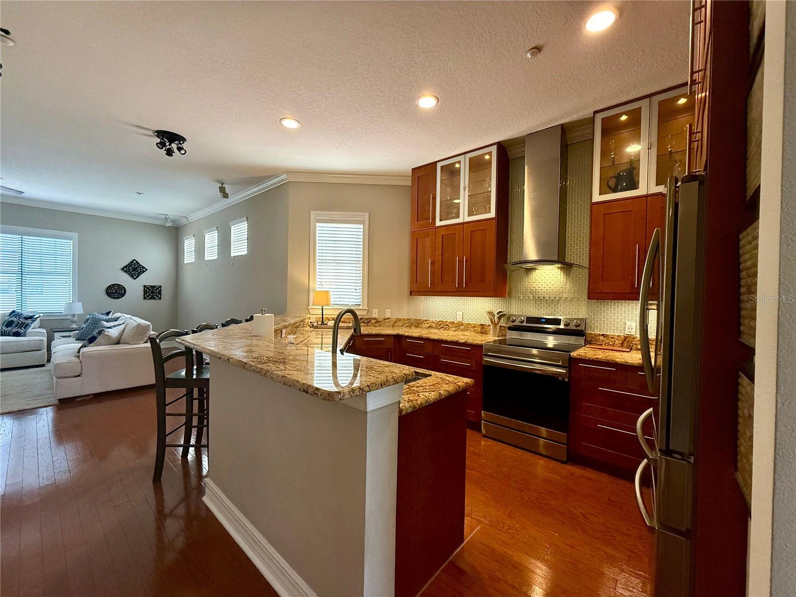 Image 7 of 39 For 6418 Mayra Shores Lane