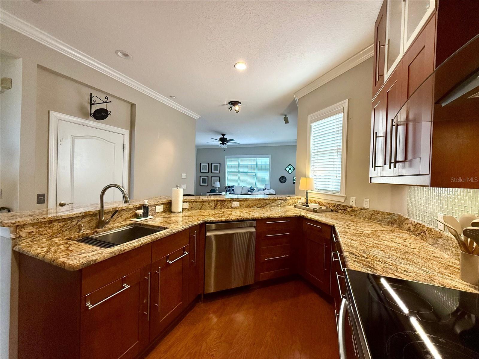 Image 8 of 39 For 6418 Mayra Shores Lane