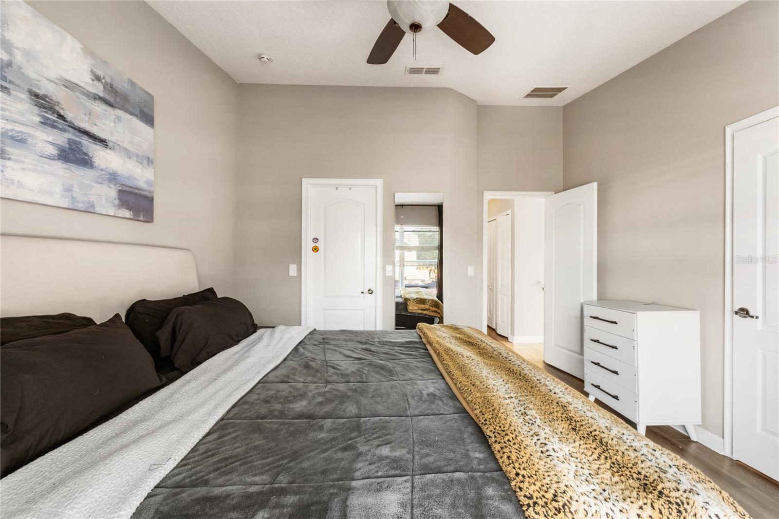 Image 13 of 21 For 7482 Bentonshire Avenue