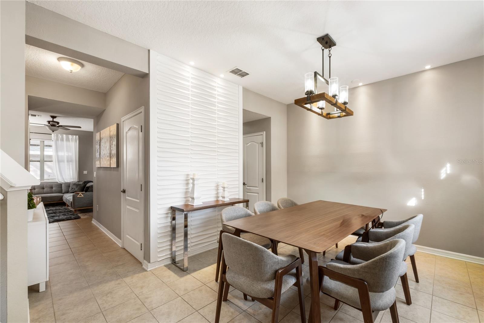 Image 4 of 21 For 7482 Bentonshire Avenue