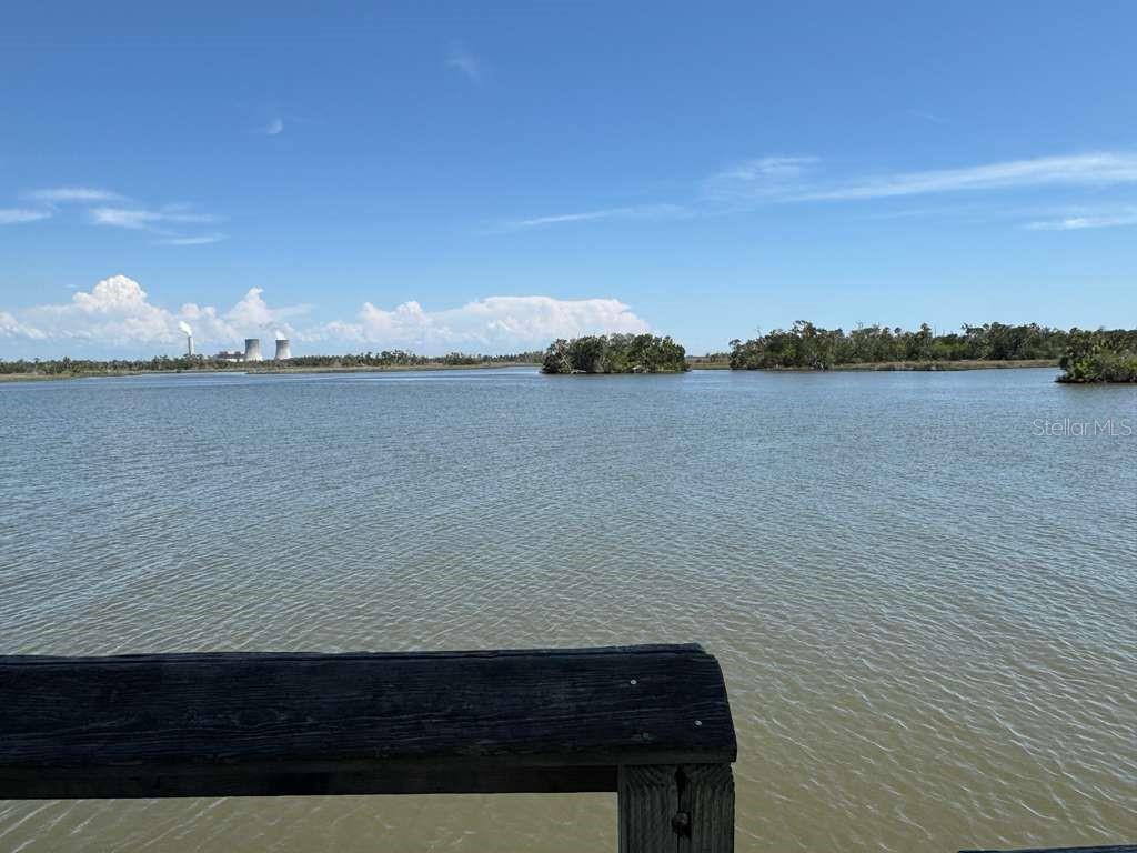 Listing photo id 1 for 9648 Country Club Way