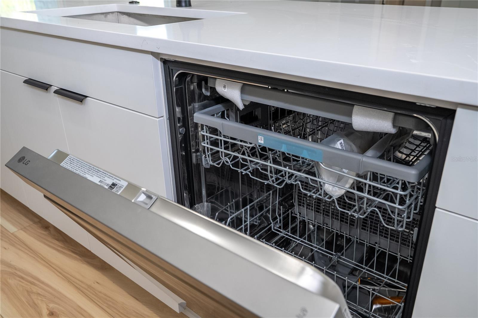 Image 26 of 79 For 49 Santa Fe Street