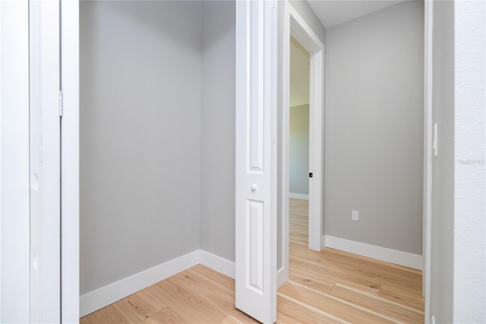 Image 30 of 79 For 49 Santa Fe Street