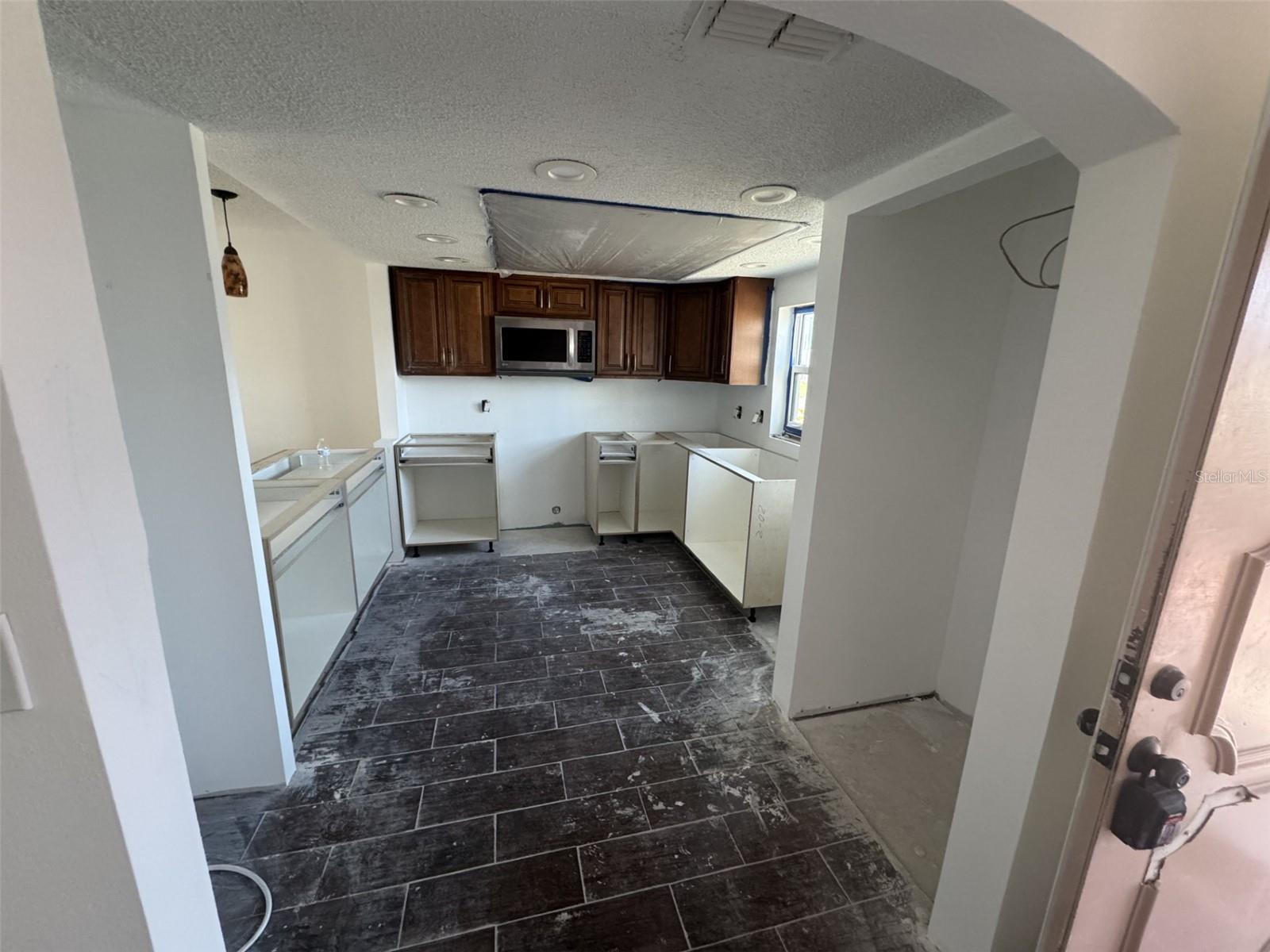 Image 7 of 13 For 9920 Eagles Point Circle 2