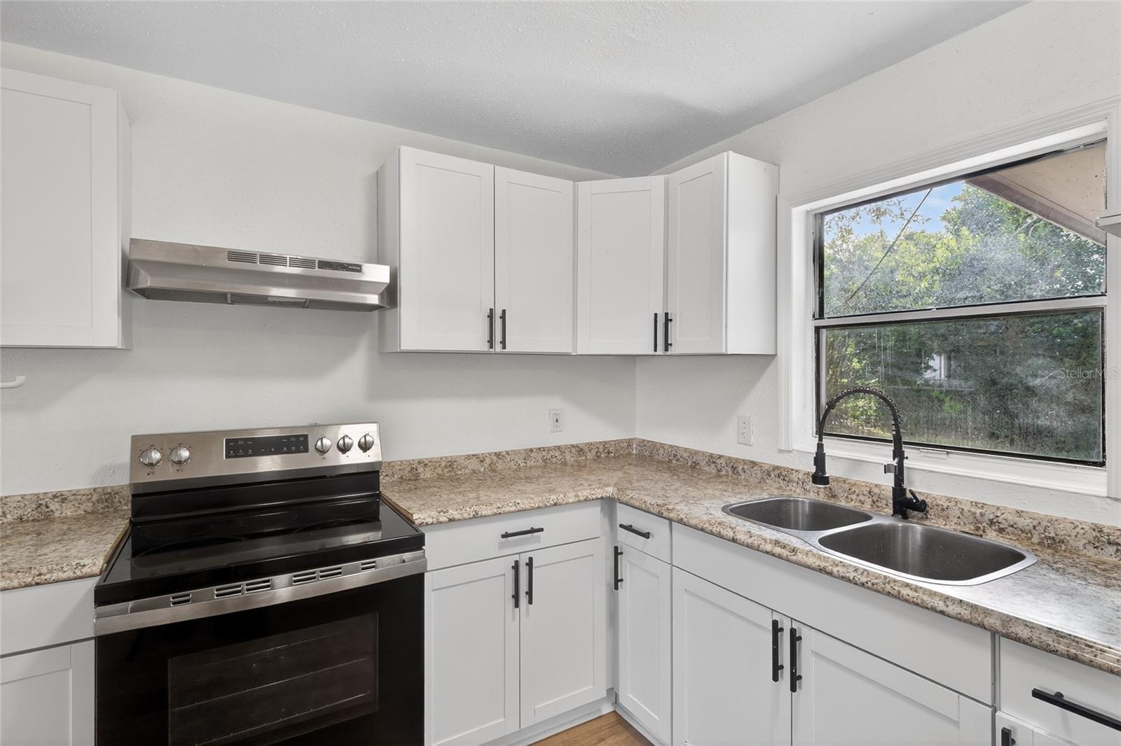 Image 15 of 33 For 4340 Rosehill Avenue