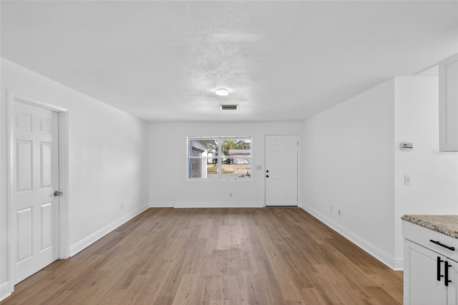 Image 17 of 33 For 4340 Rosehill Avenue